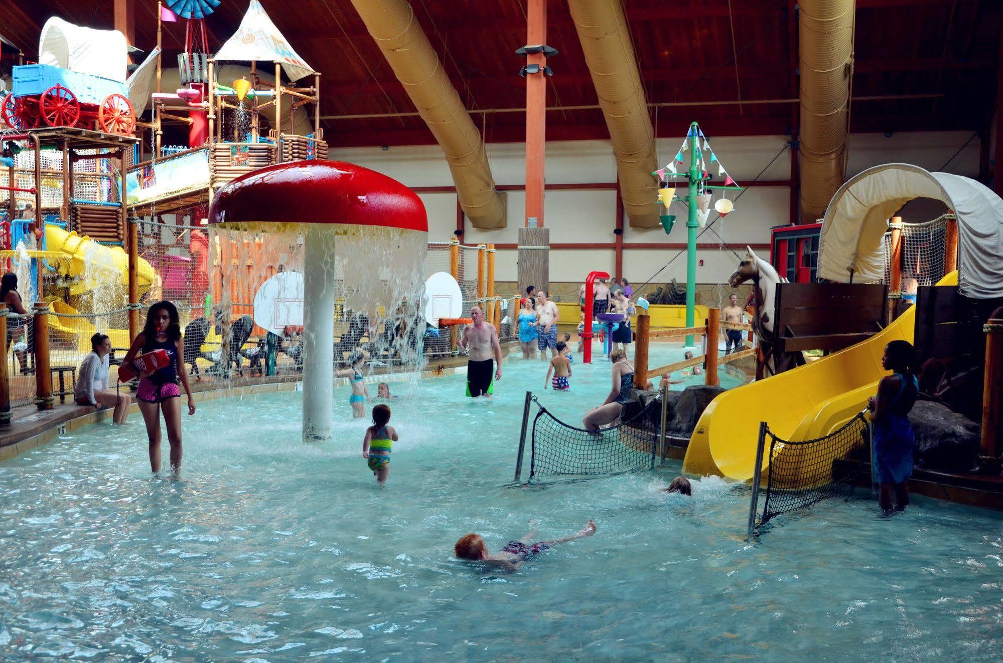 Fort Rapids Indoor Waterpark Resort Columbus Eksteriør billede